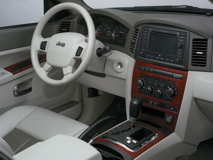  Jeep Grand Cherokee 2005 года  (фото 104 из 133)